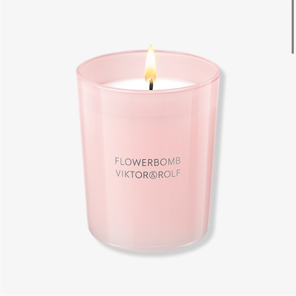 Viktor & Rolf flower bomb candle 2.4 oz